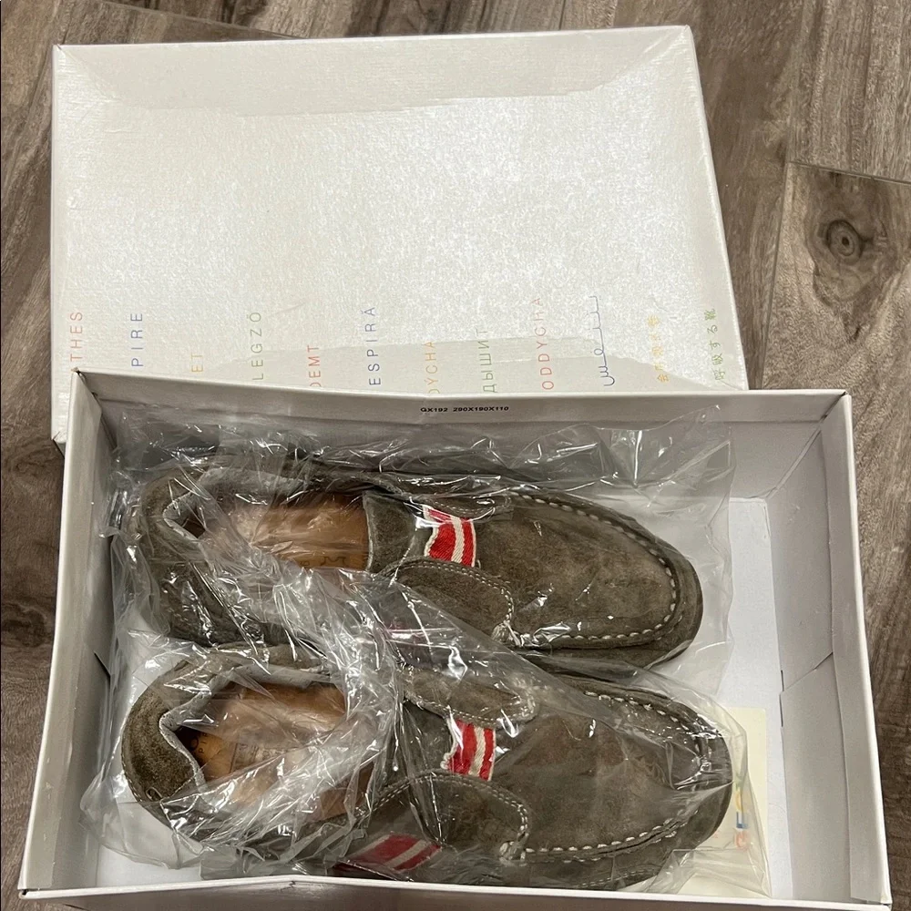 🔥🔥Geox Boys Slip-On Loafers in tan color